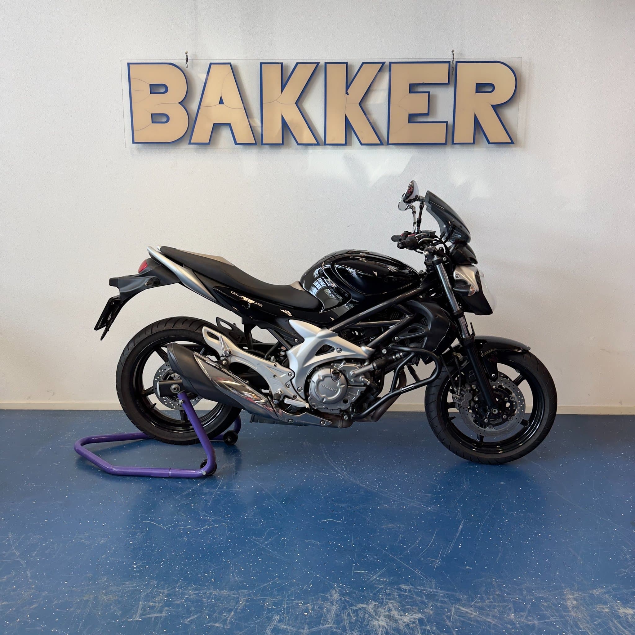 Suzuki Gladius